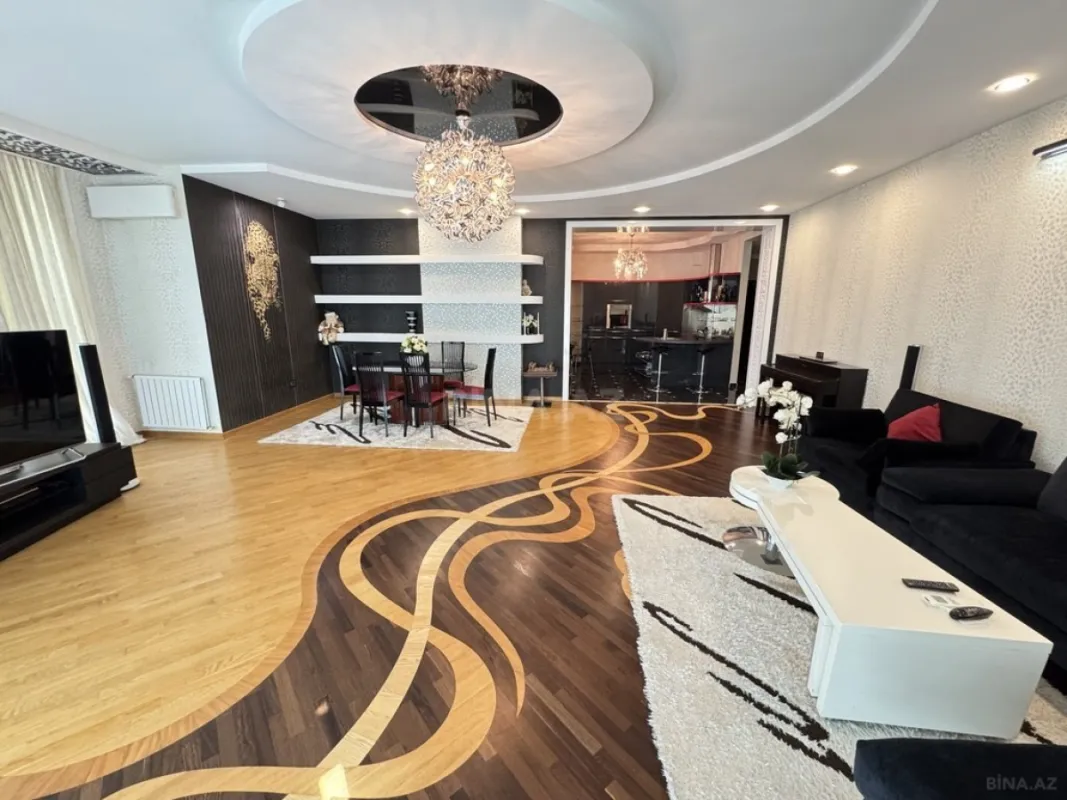Satılır 2 otaqlı mənzil 135 m²