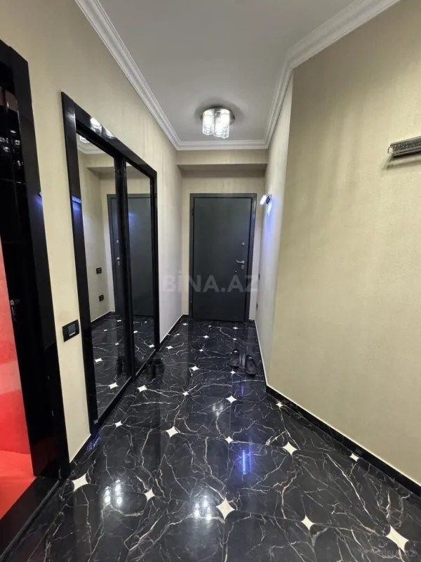 Satılır 2 otaqlı mənzil 135 m²