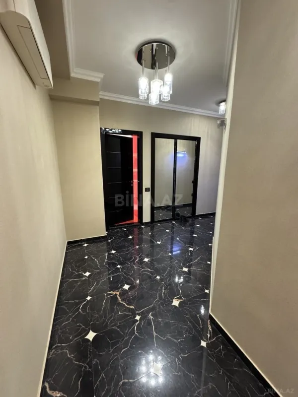 Satılır 2 otaqlı mənzil 135 m²