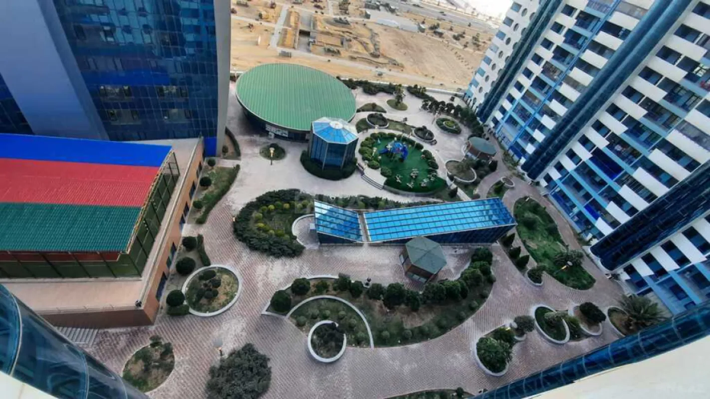 Satılır 2 otaqlı mənzil 135 m²