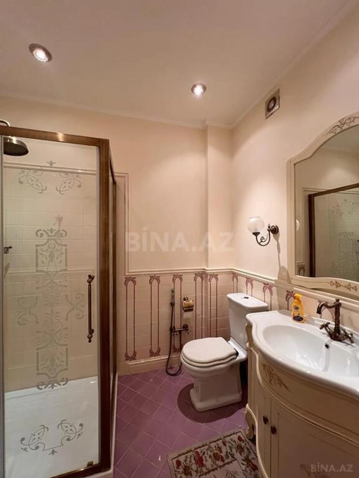 Satılır 7 otaqlı mənzil 545 m²