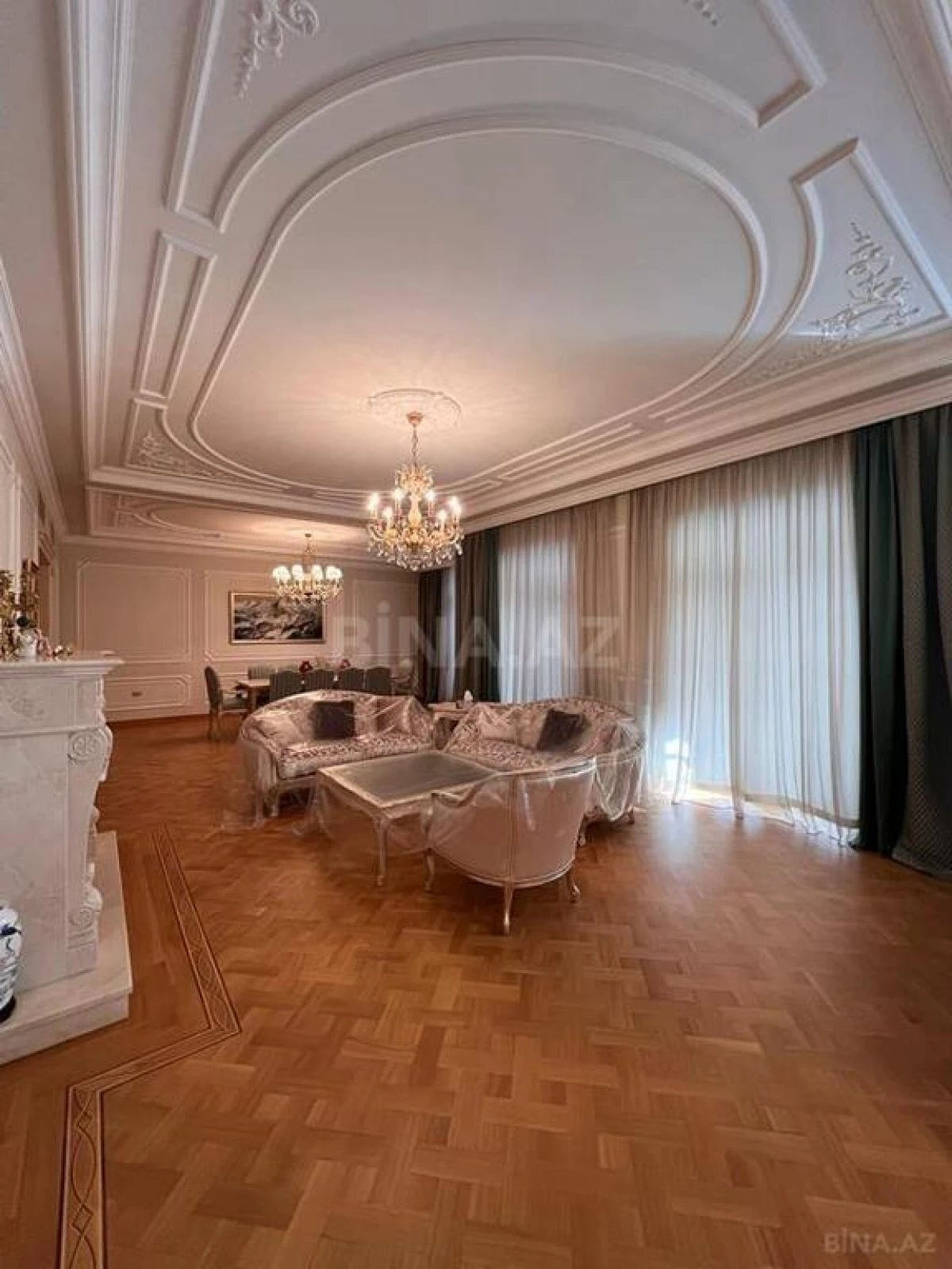 Satılır 7 otaqlı mənzil 545 m²