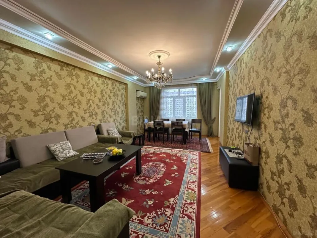 Satılır 4 otaqlı mənzil 106 m²