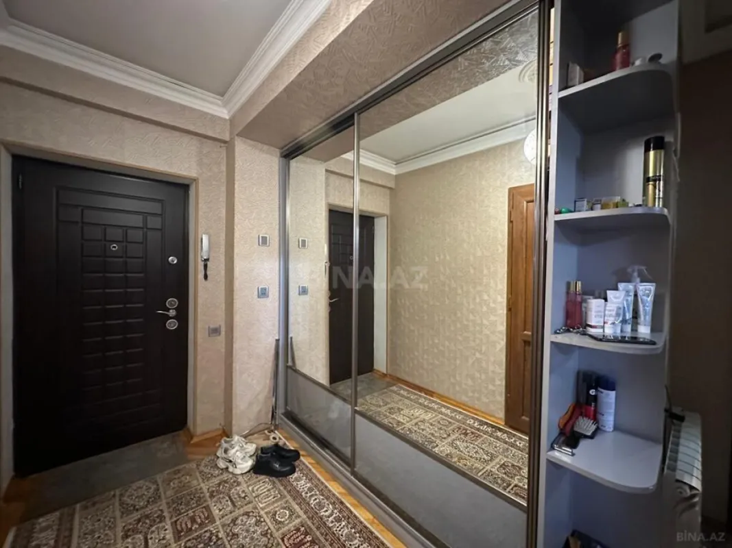 Satılır 4 otaqlı mənzil 106 m²
