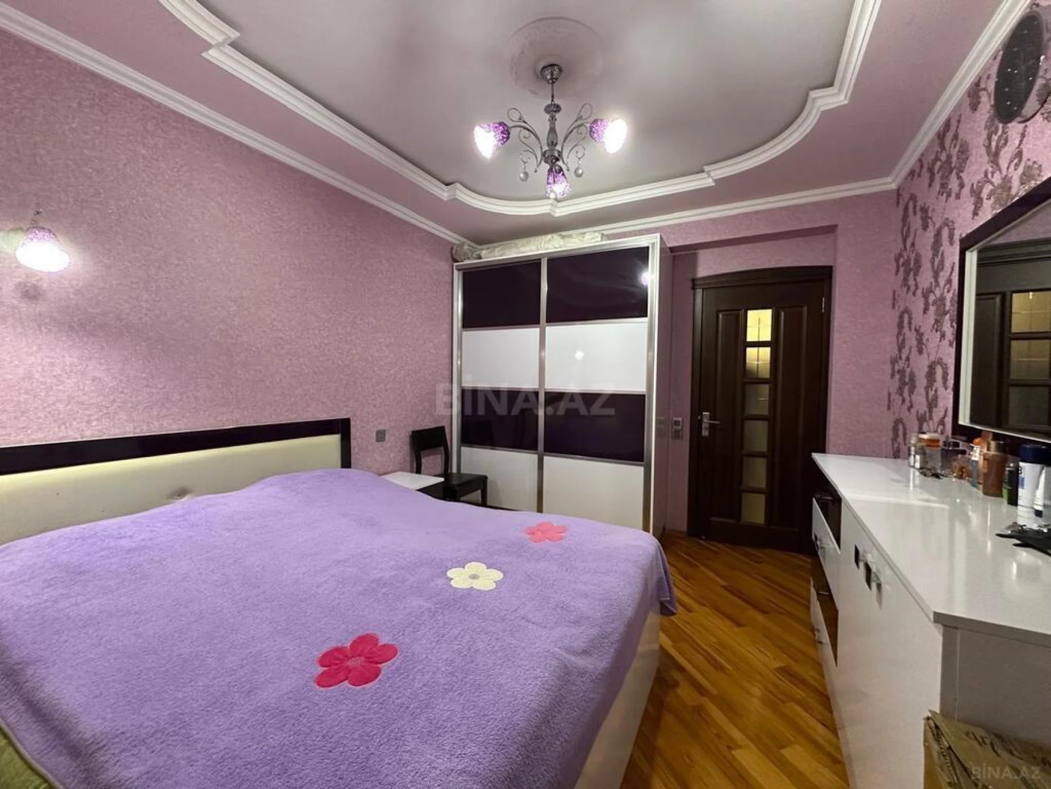 Satılır 4 otaqlı mənzil 106 m²
