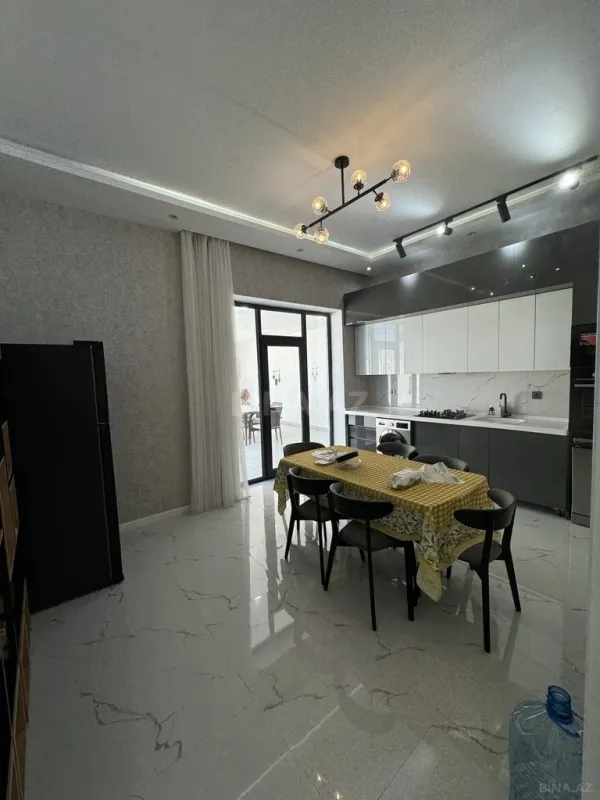 Satılır 4 otaqlı həyət evi 150 m²