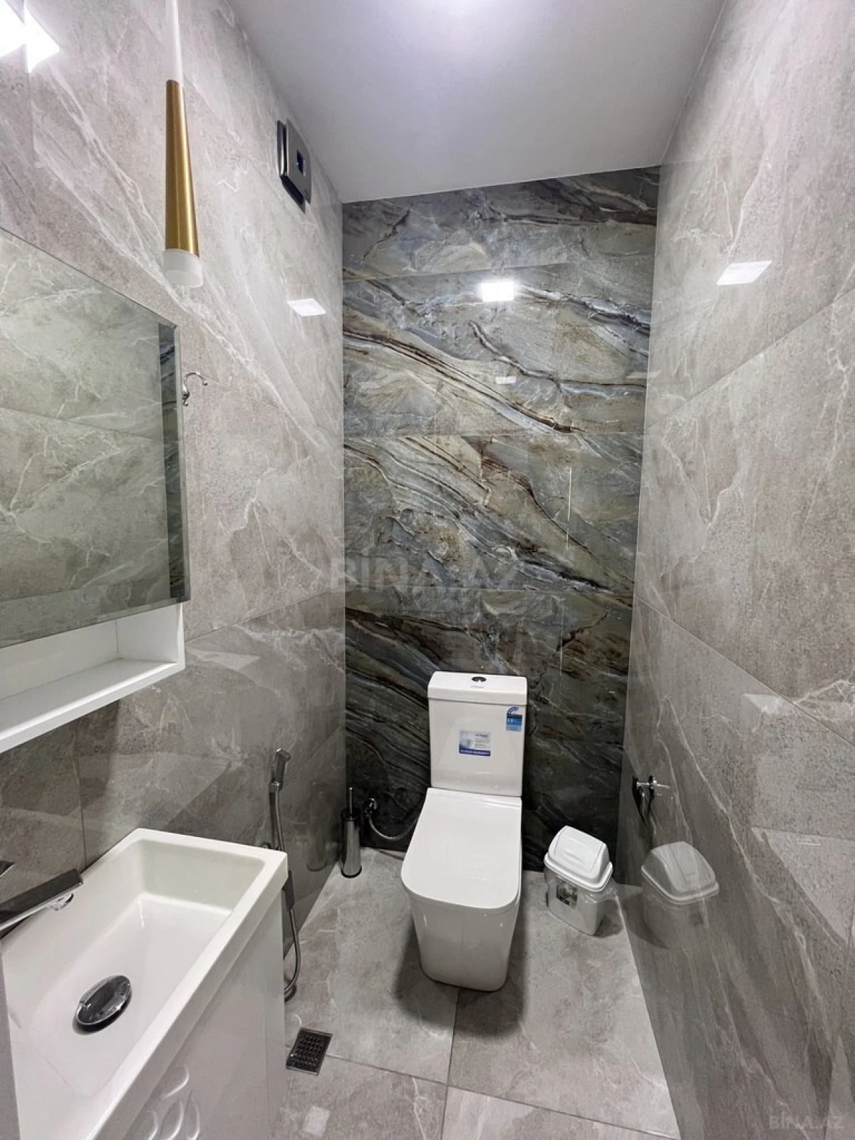 Satılır 2 otaqlı mənzil 86 m²