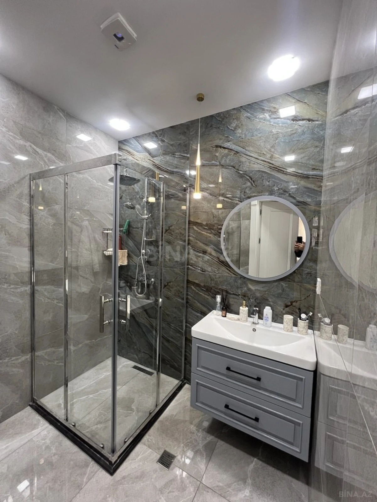 Satılır 2 otaqlı mənzil 86 m²