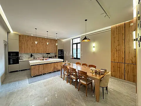 Satılır 9 otaqlı həyət evi 440 m²