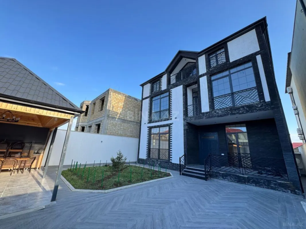 Satılır 9 otaqlı həyət evi 440 m²