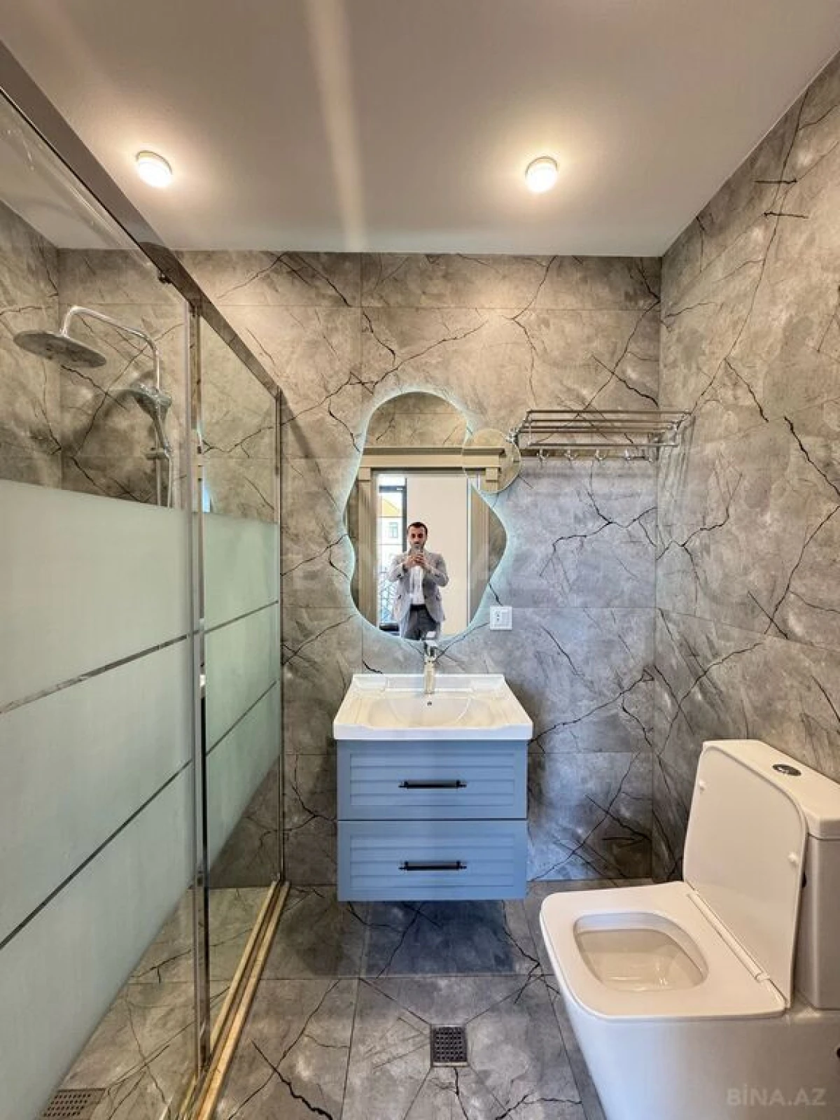 Satılır 9 otaqlı həyət evi 440 m²