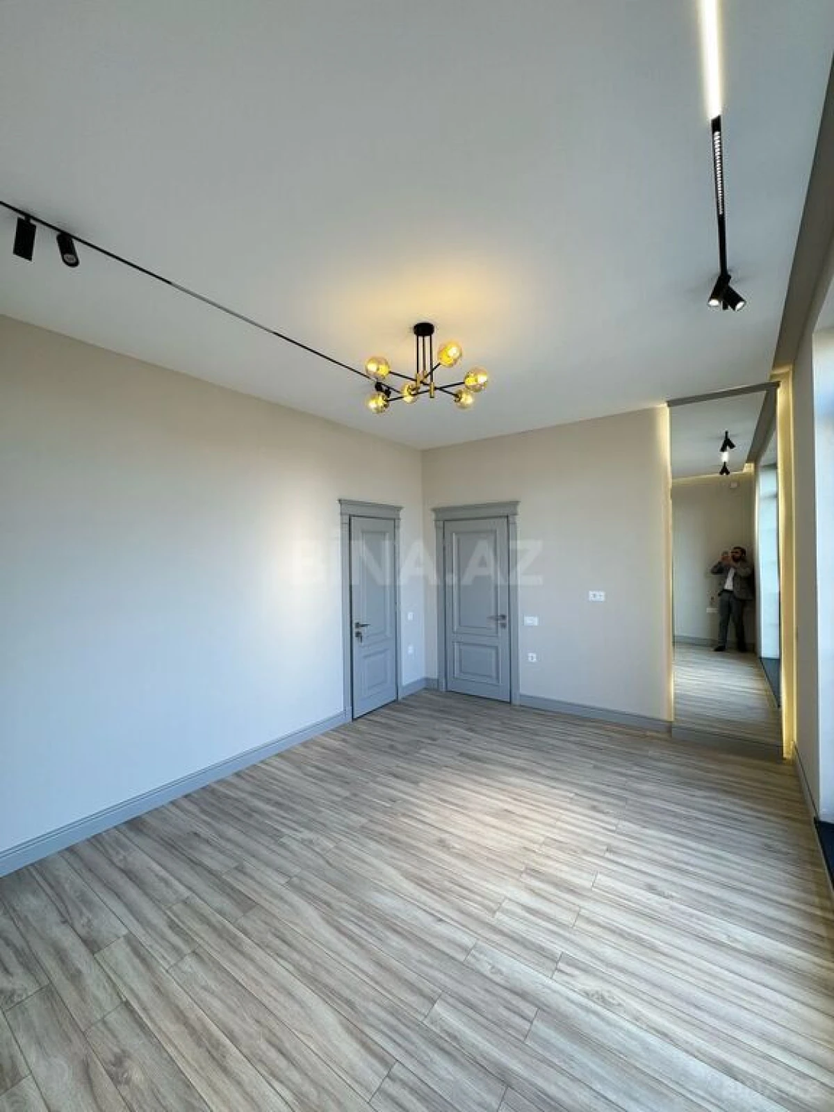 Satılır 9 otaqlı həyət evi 440 m²
