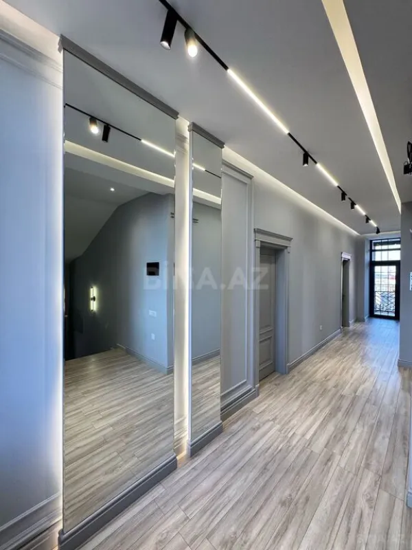 Satılır 9 otaqlı həyət evi 440 m²