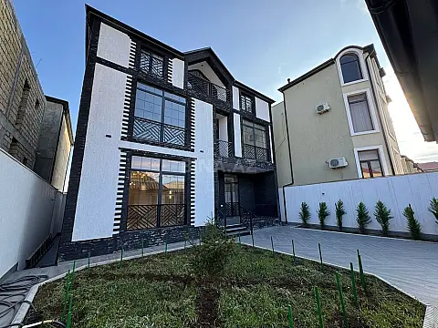 Satılır 9 otaqlı həyət evi 440 m² — Bakı, Badamdar 9 otaq 440.00 m²