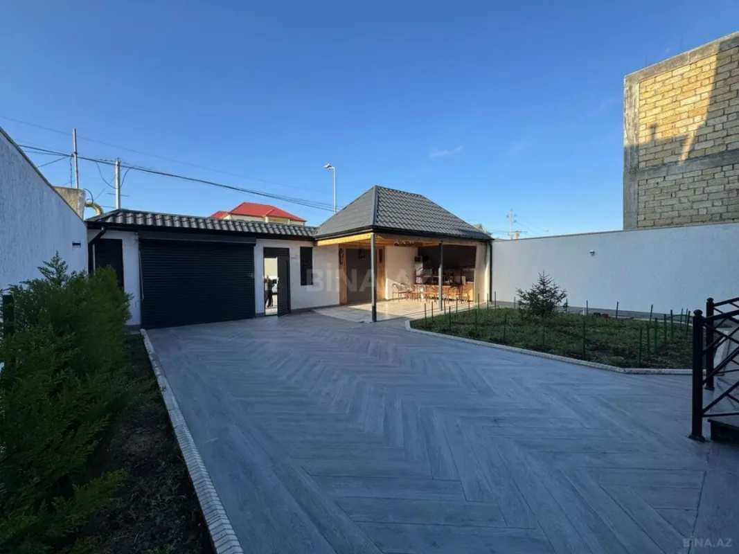 Satılır 9 otaqlı həyət evi 440 m²
