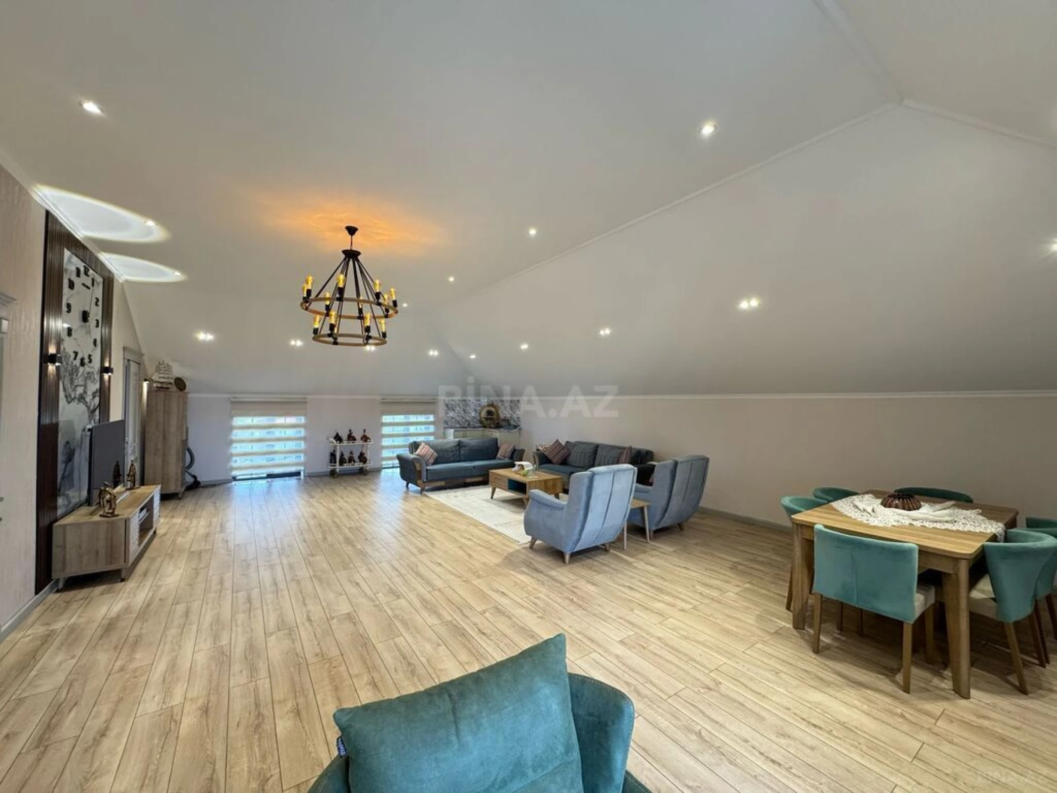 Satılır 9 otaqlı həyət evi 440 m²