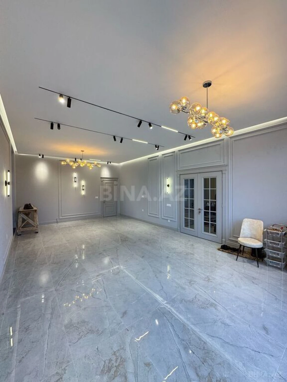 Satılır 9 otaqlı həyət evi 440 m²