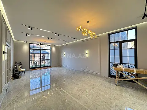 Satılır 9 otaqlı həyət evi 440 m²