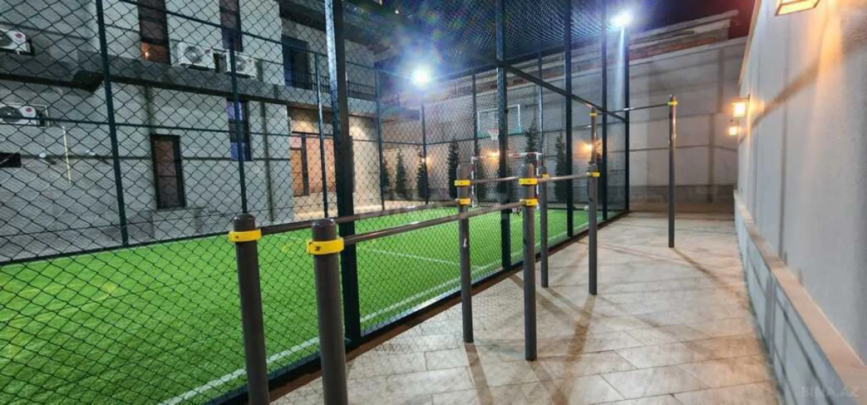 Satılır 8 otaqlı həyət evi 600 m²