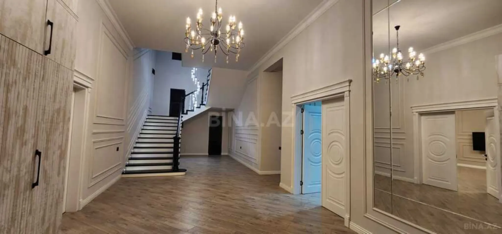 Satılır 8 otaqlı həyət evi 600 m²