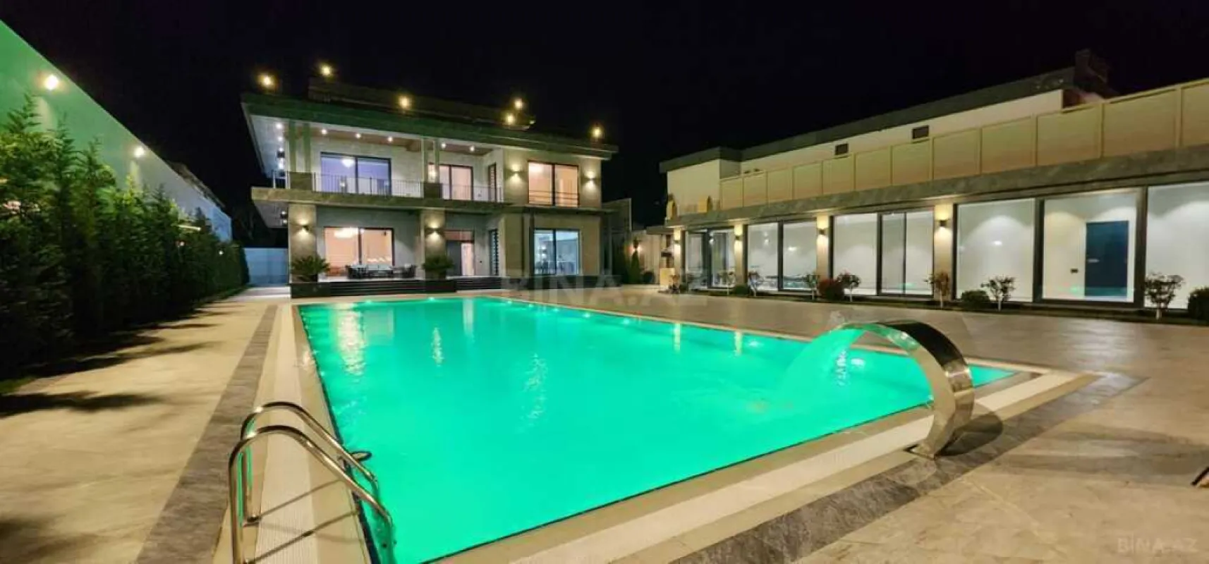 Satılır 8 otaqlı həyət evi 600 m²