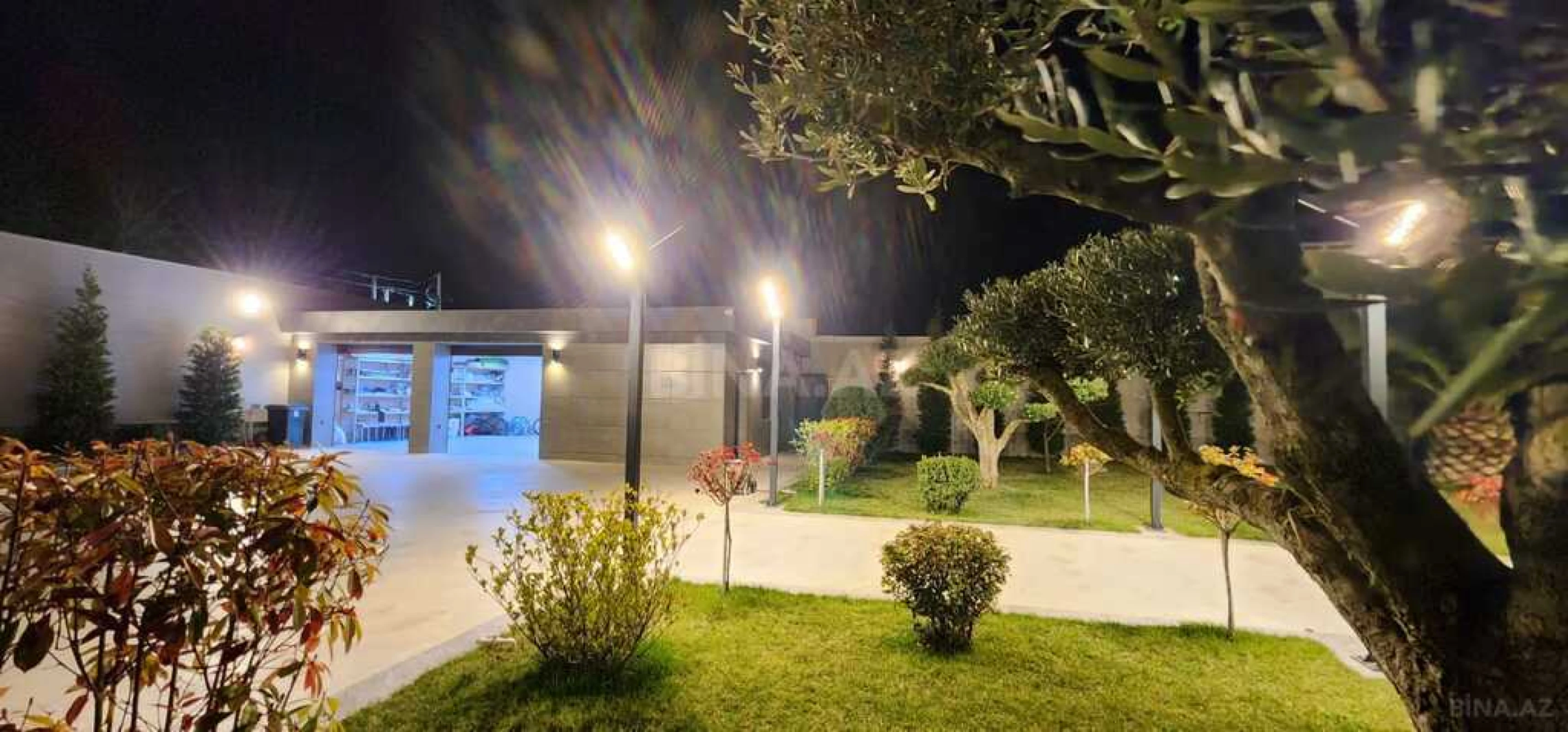 Satılır 8 otaqlı həyət evi 600 m²