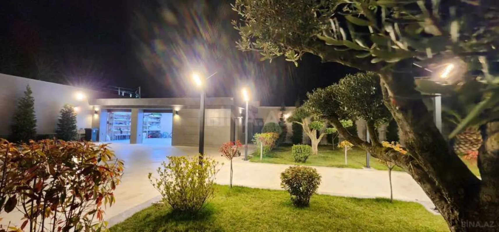 Satılır 8 otaqlı həyət evi 600 m²