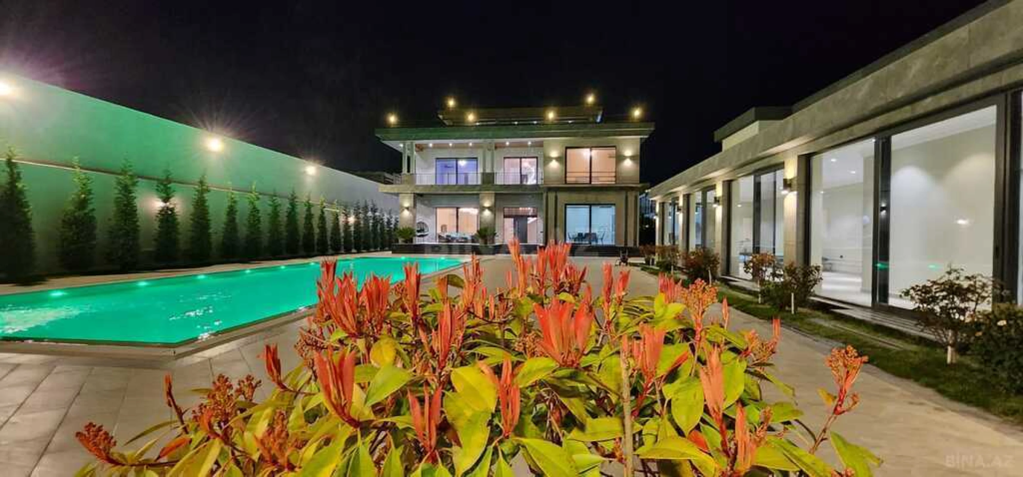 Satılır 8 otaqlı həyət evi 600 m²