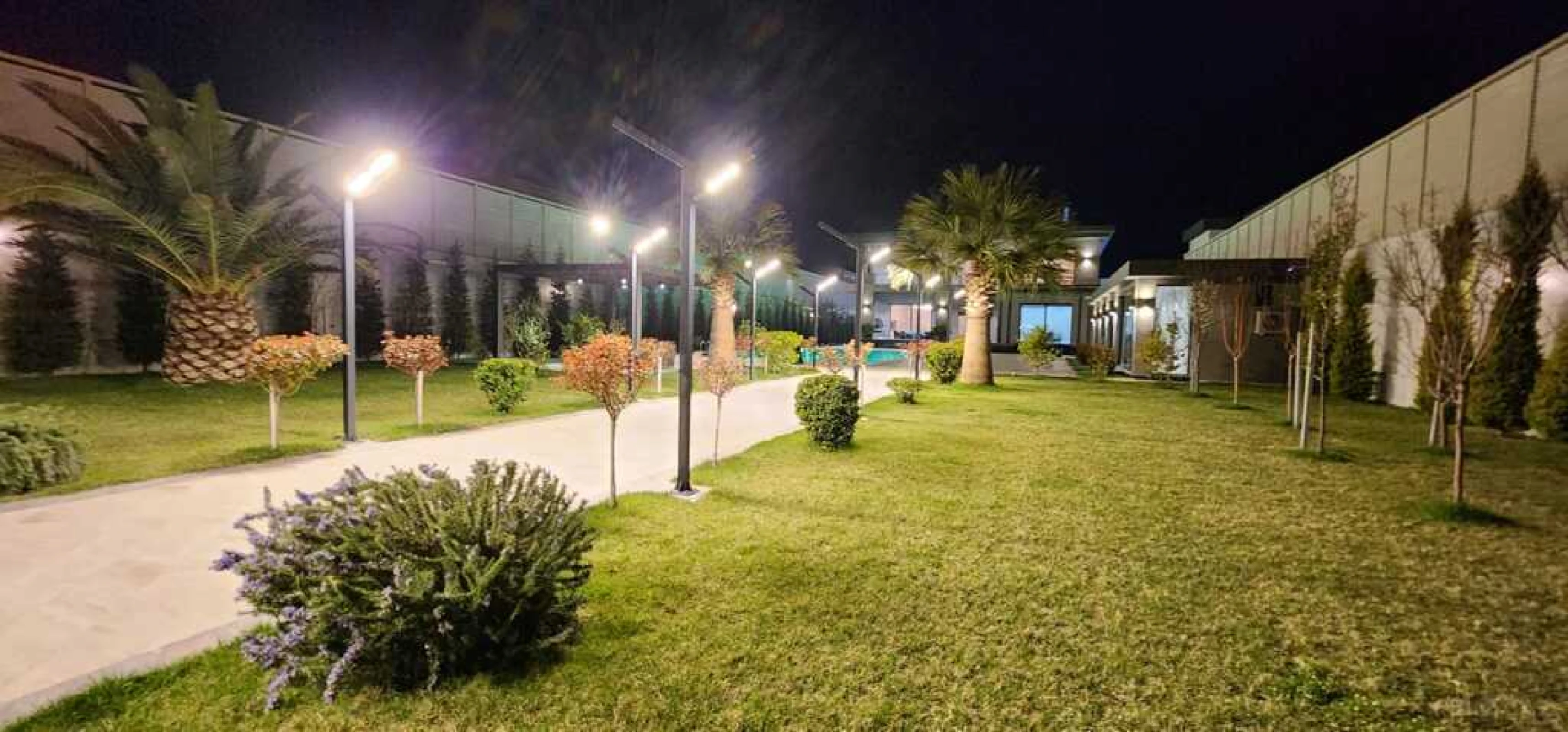 Satılır 8 otaqlı həyət evi 600 m²