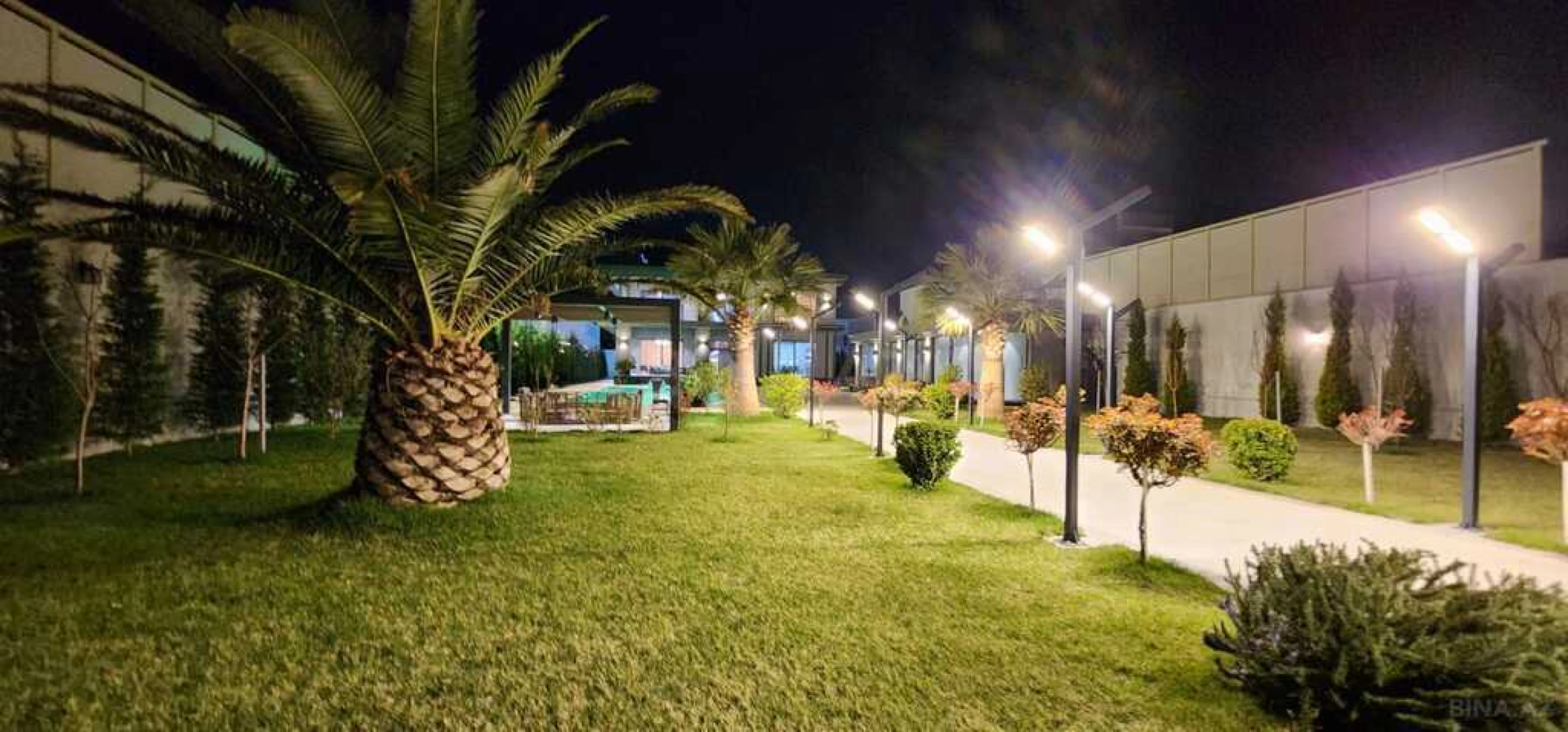 Satılır 8 otaqlı həyət evi 600 m²