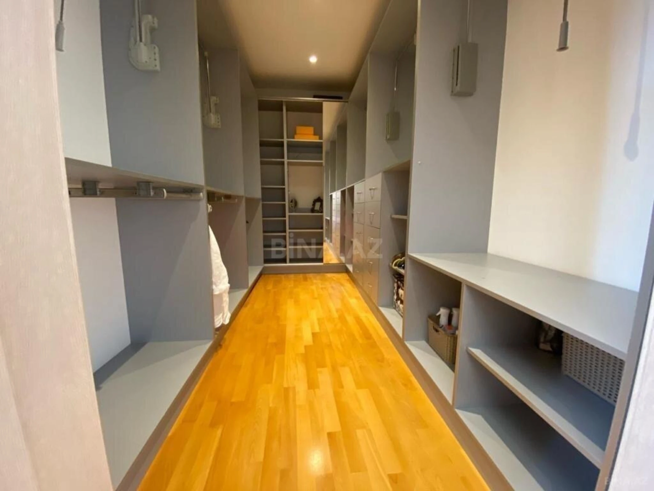 Kirayə verilir 6 otaqlı həyət evi 400 m²