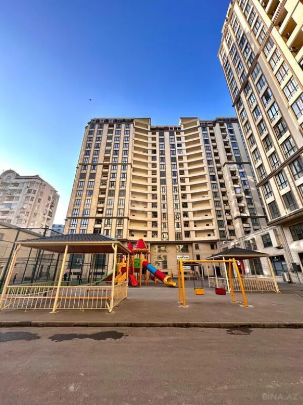 Satılır 4 otaqlı mənzil 101 m²