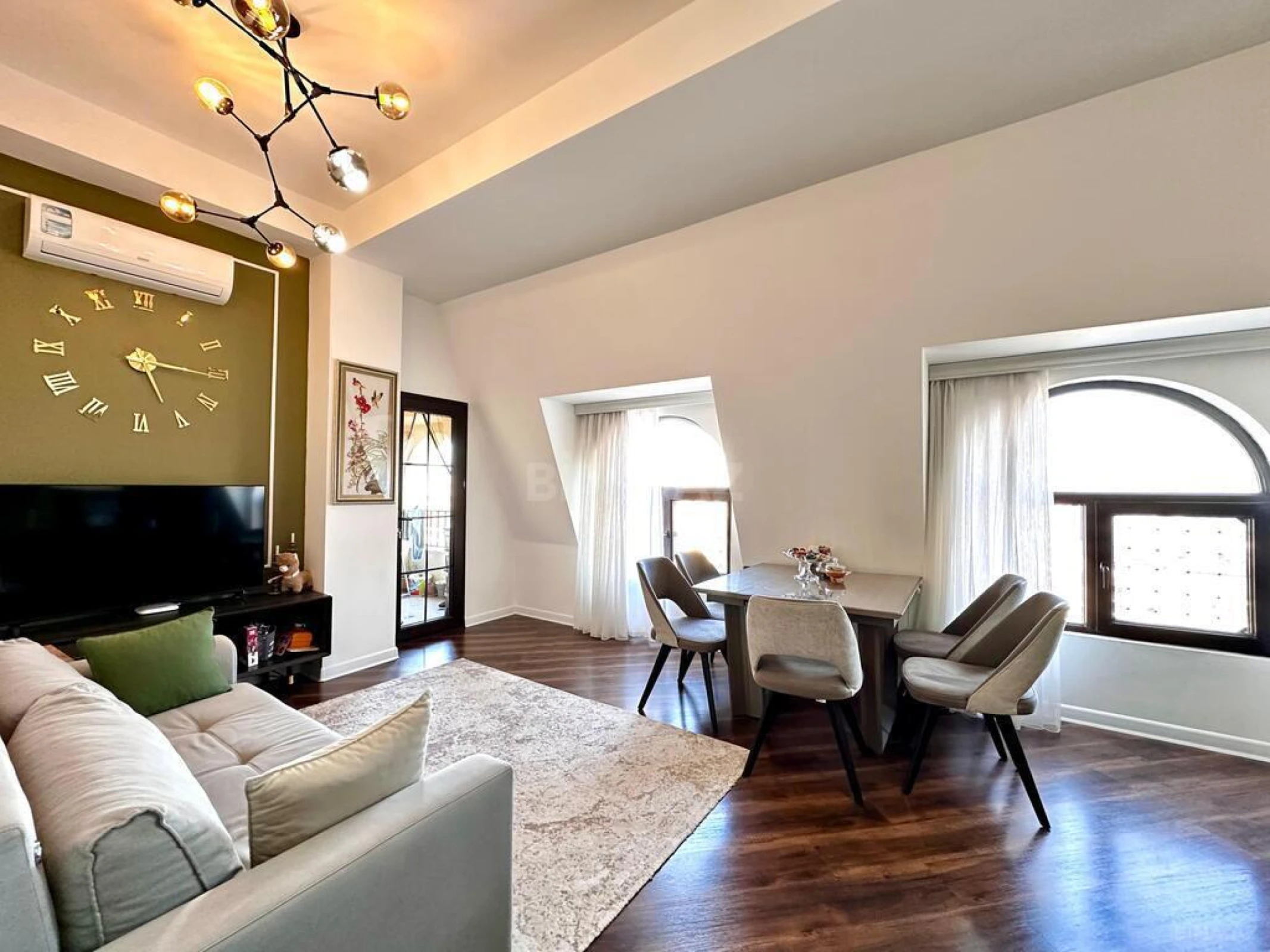 Satılır 4 otaqlı mənzil 101 m²