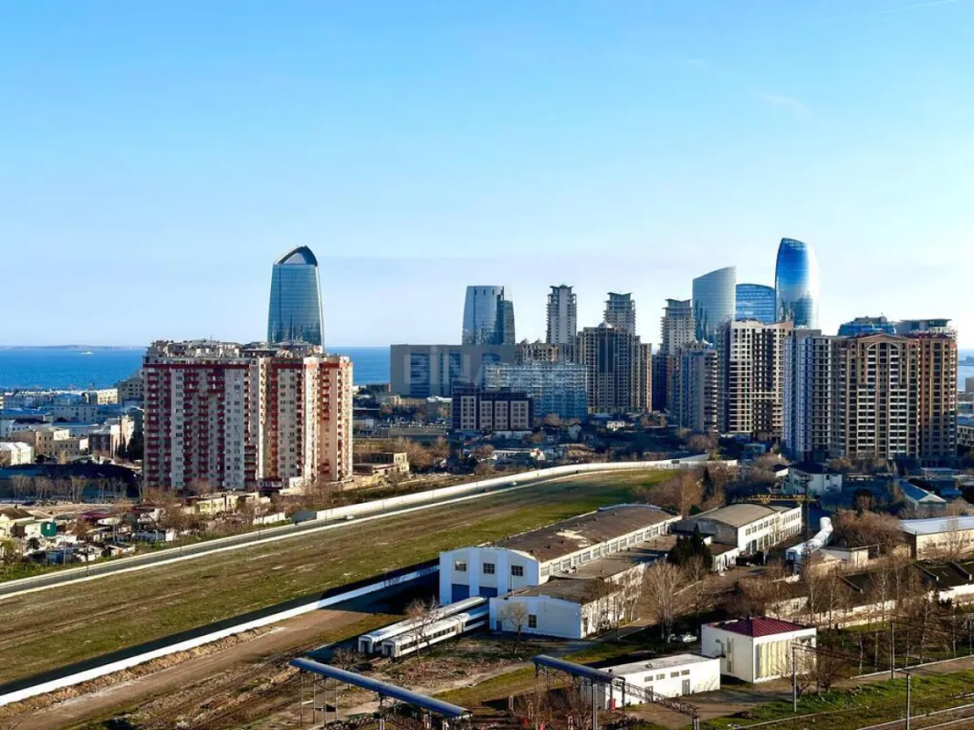 Satılır 4 otaqlı mənzil 101 m²