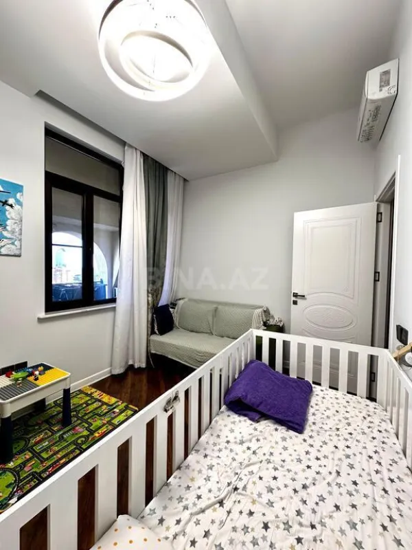 Satılır 4 otaqlı mənzil 101 m²
