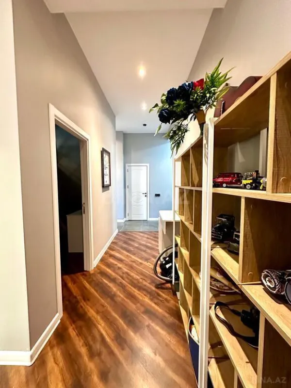 Satılır 4 otaqlı mənzil 101 m²