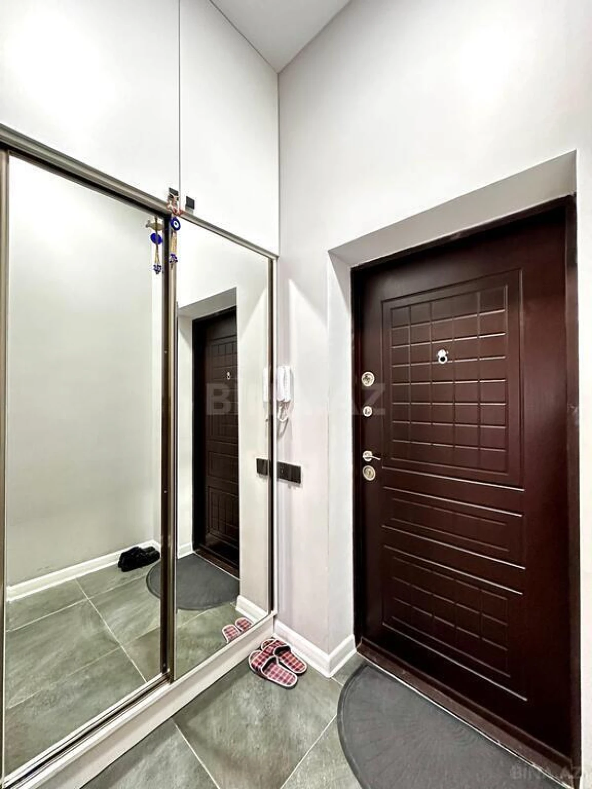 Satılır 4 otaqlı mənzil 101 m²