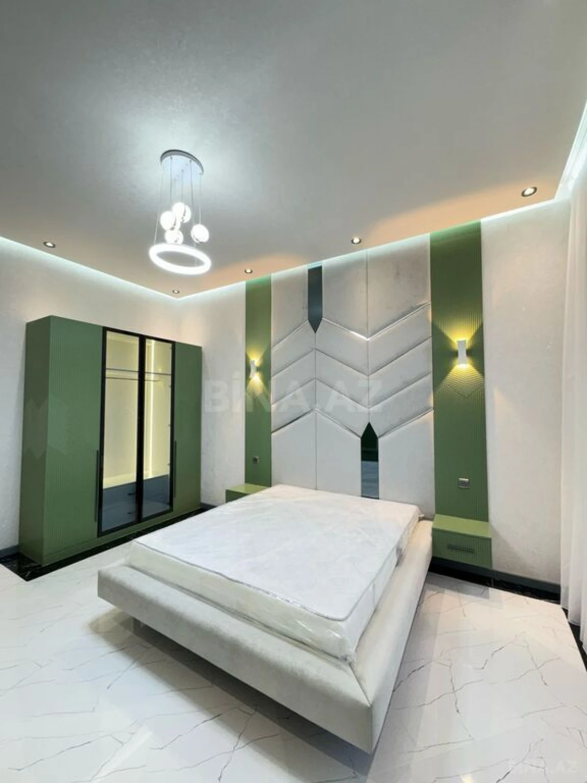 Satılır 6 otaqlı həyət evi 400 m²