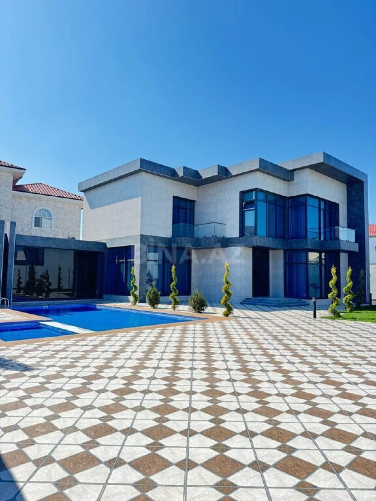 Satılır 6 otaqlı həyət evi 400 m²
