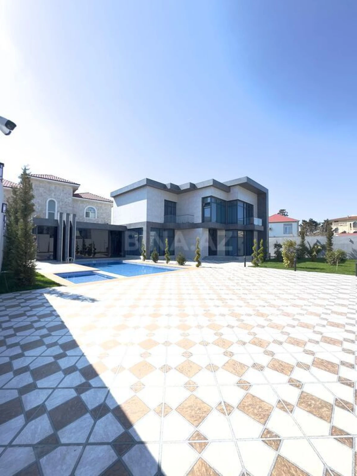 Satılır 6 otaqlı həyət evi 400 m²
