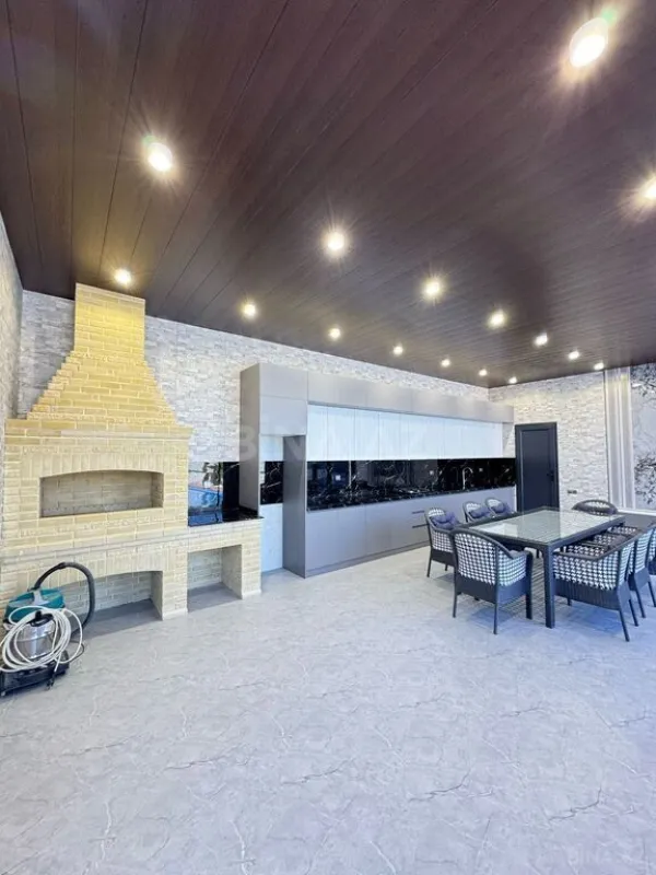 Satılır 6 otaqlı həyət evi 400 m²