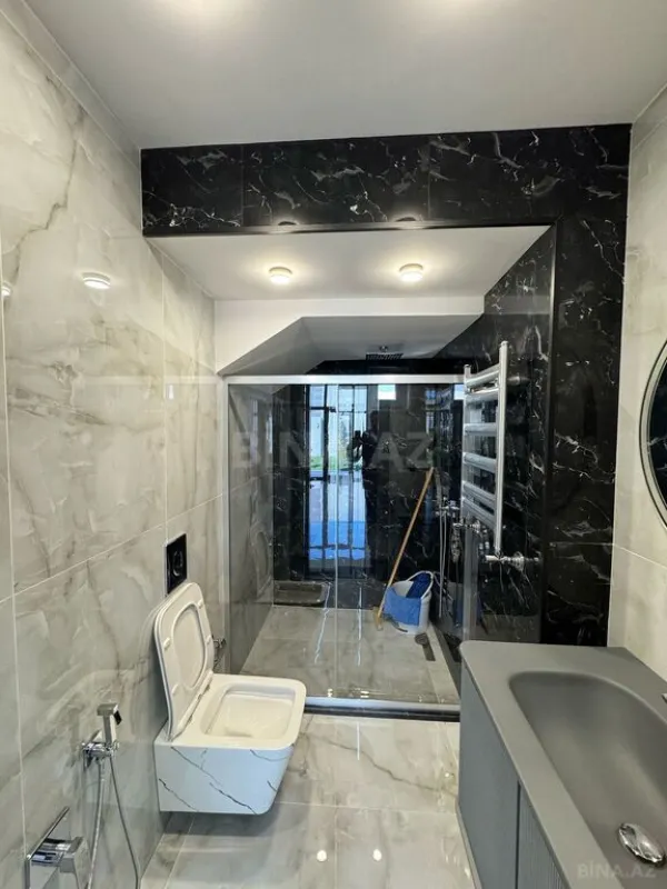 Satılır 6 otaqlı həyət evi 400 m²