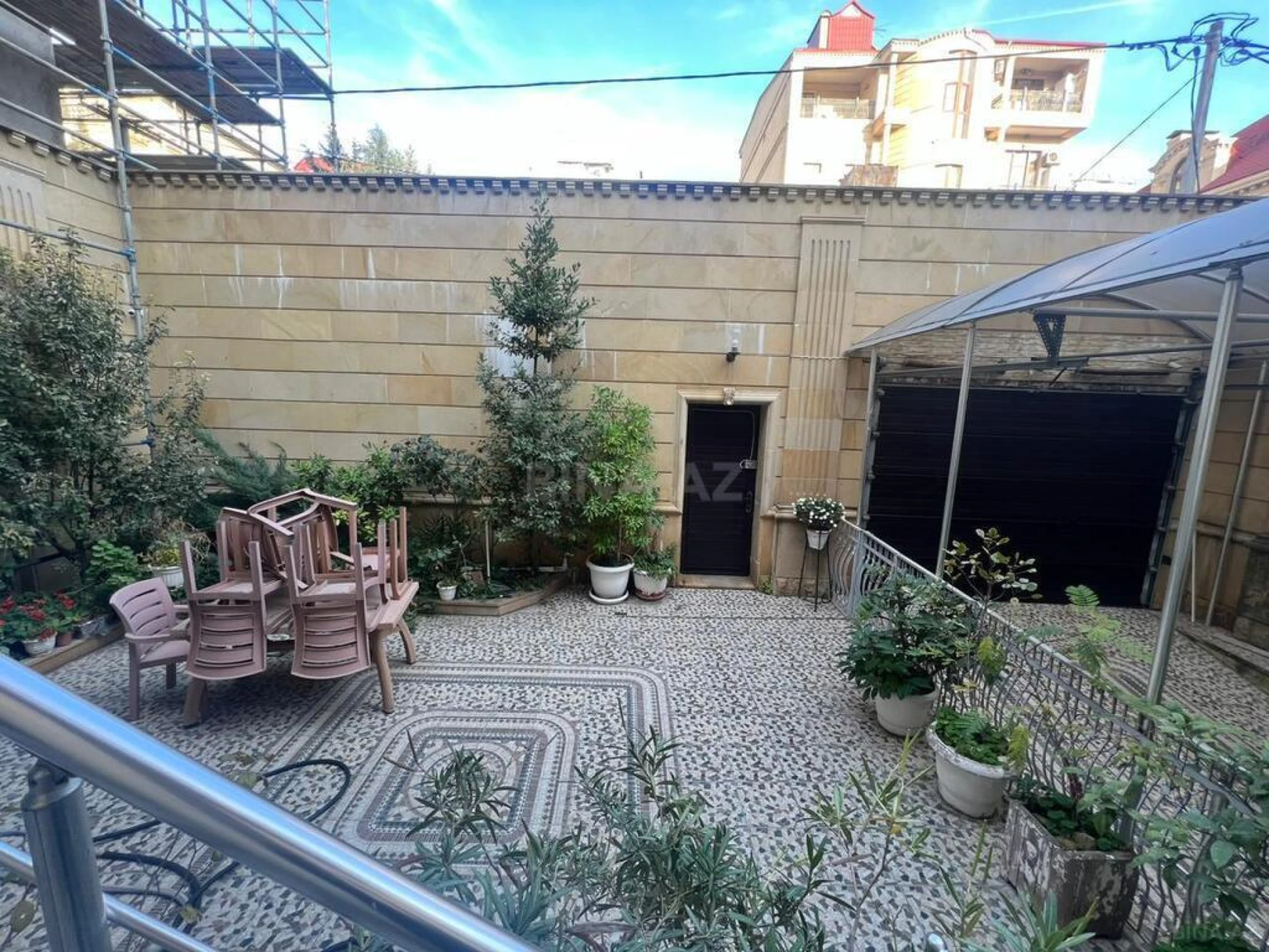 Satılır 7 otaqlı həyət evi 330 m²