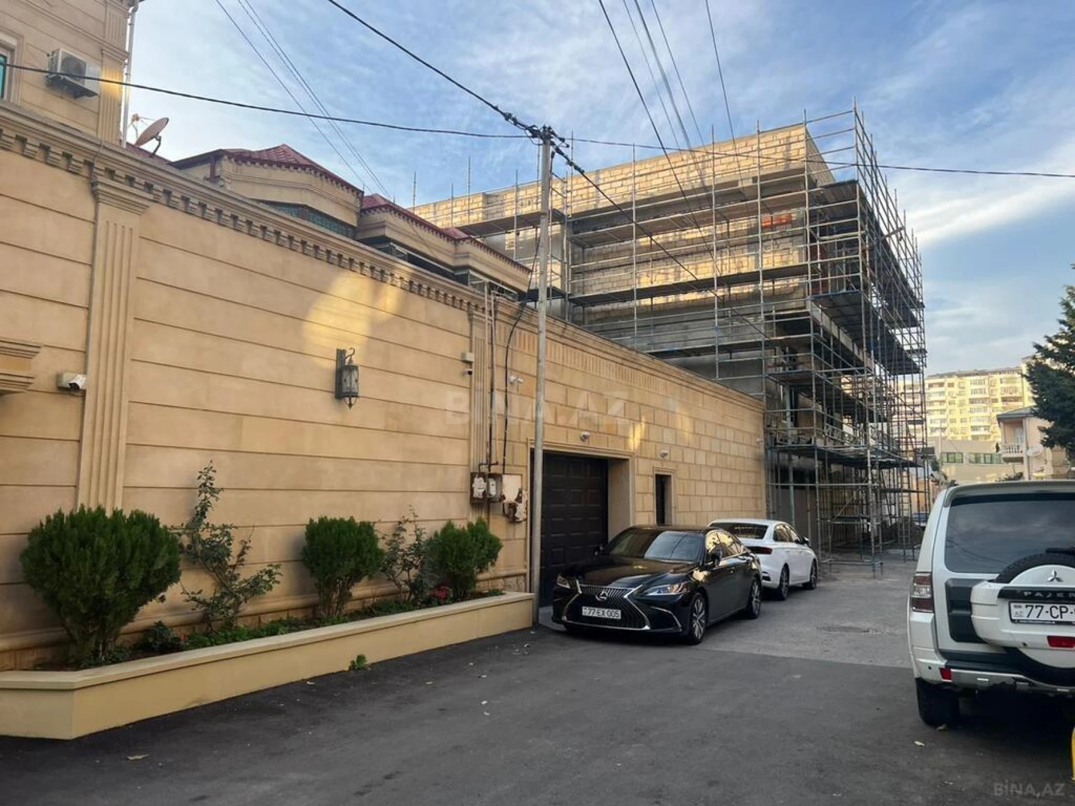 Satılır 7 otaqlı həyət evi 330 m²