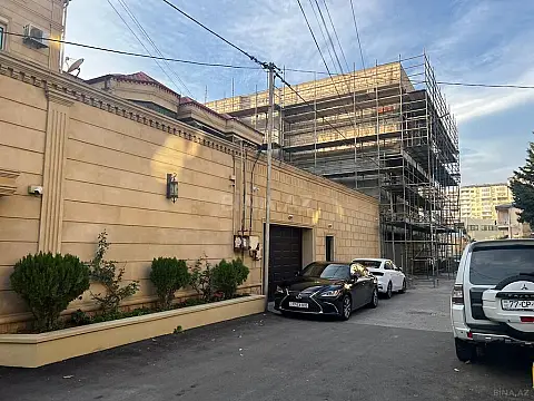 Satılır 7 otaqlı həyət evi 330 m²