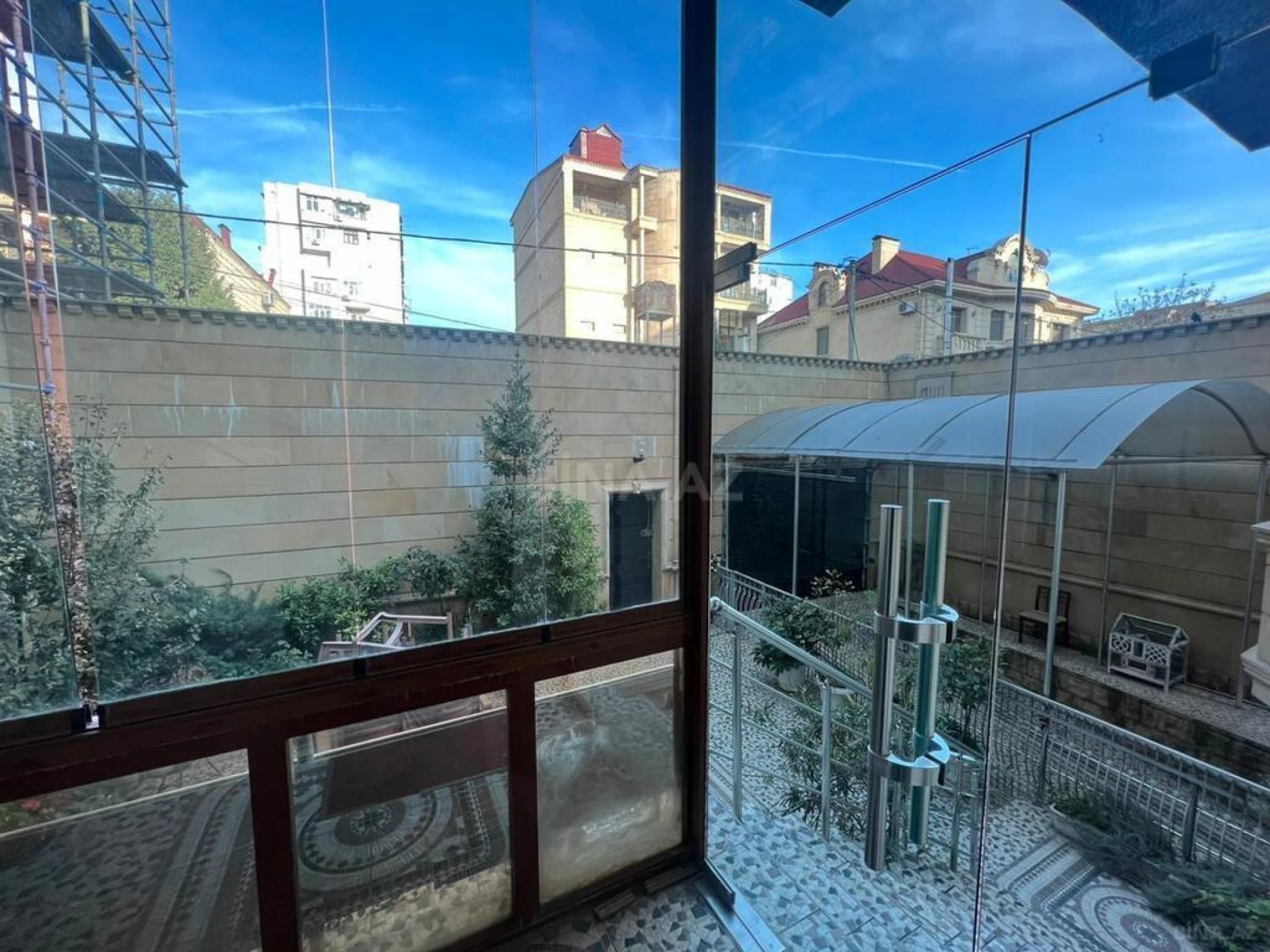 Satılır 7 otaqlı həyət evi 330 m²