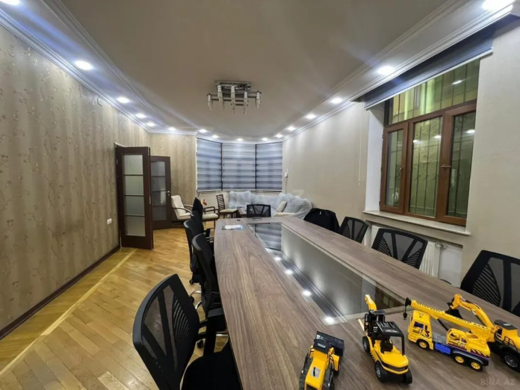 Satılır 7 otaqlı həyət evi 330 m²