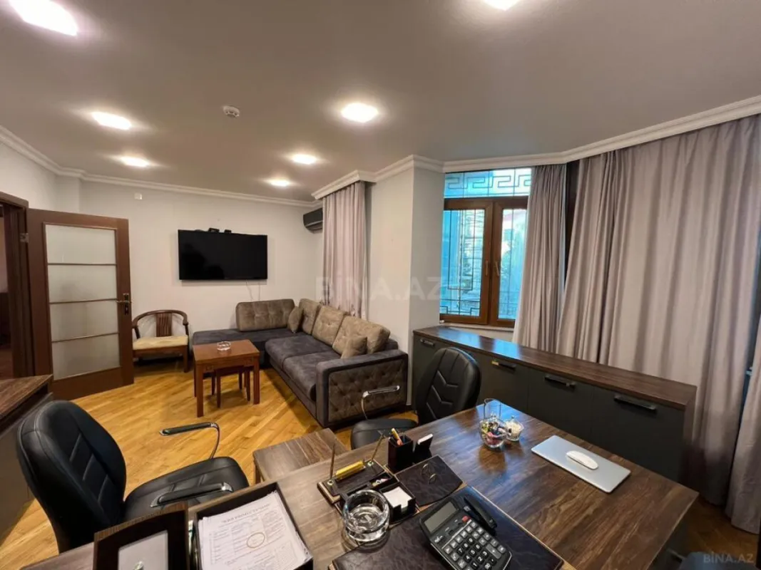 Satılır 7 otaqlı həyət evi 330 m²