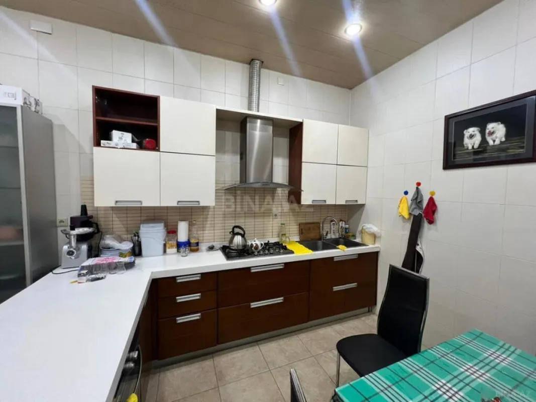 Satılır 7 otaqlı həyət evi 330 m²