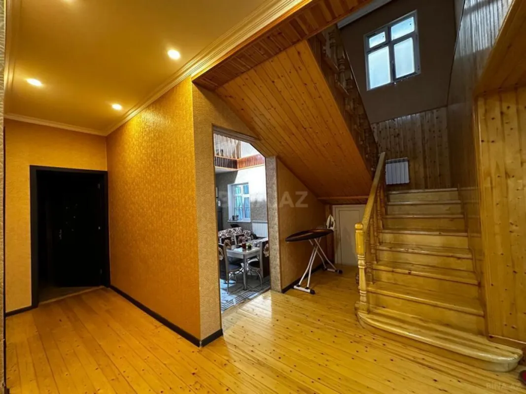 Satılır 6 otaqlı həyət evi 250 m²